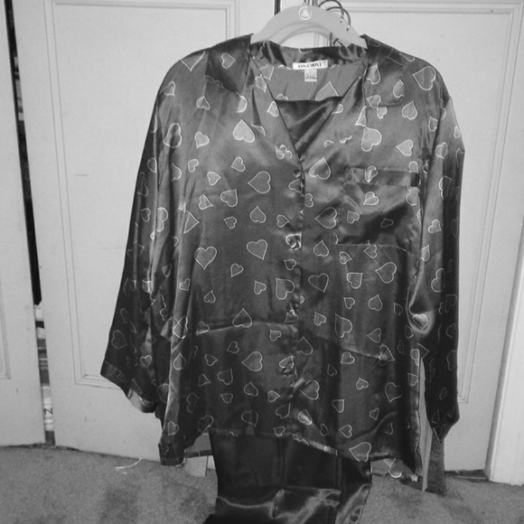 NWOT Edgemont Red w/Pink Heart Pajama Set - Picture 2 of 4